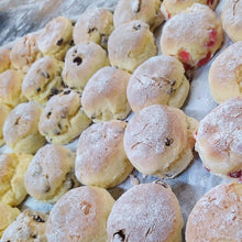 Load image into Gallery viewer, Connoisseurs Bakery - 2 Fruit Scones