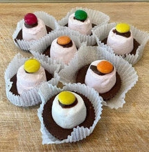 Load image into Gallery viewer, Connoisseurs Bakery - 12 Top Hats