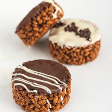 Load image into Gallery viewer, French Village Caramel Stuffed Quispies - 3pk